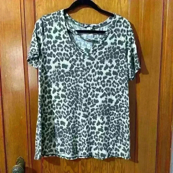 Heimish  U.S.A animal  print short Sz Medium - Picture 1 of 3